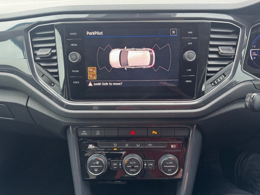 Used Volkswagen T-Roc 2018 for sale - 77582172: Photo 14