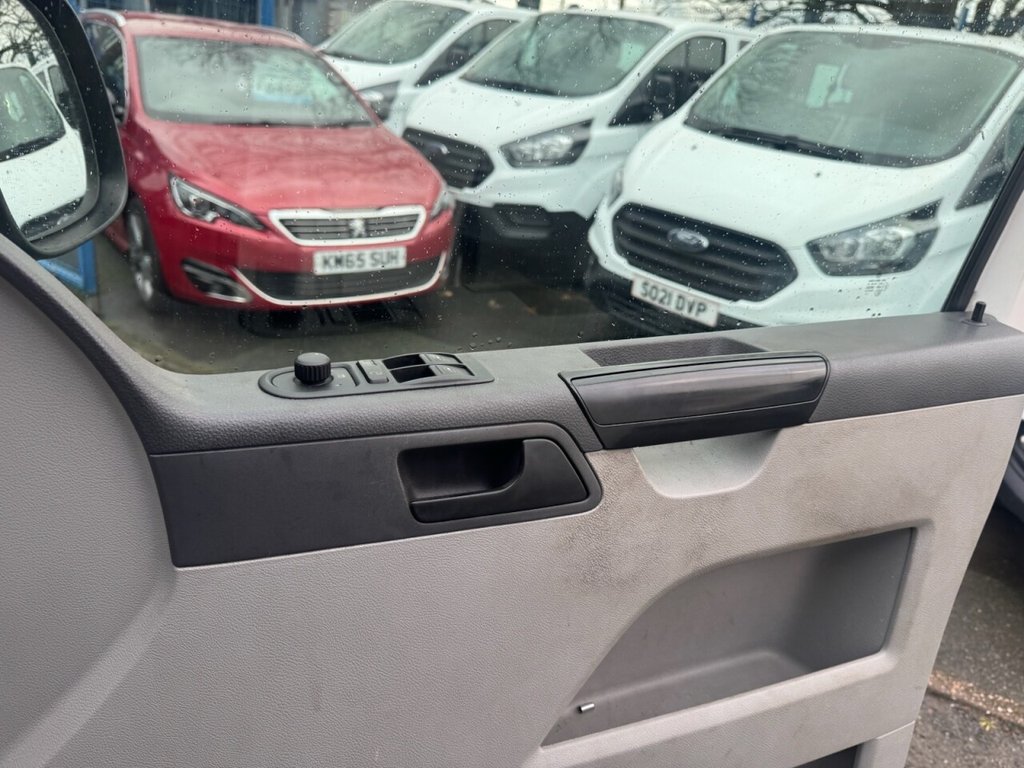 Used Volkswagen Transporter 2015 for sale - 77582155: Photo 14