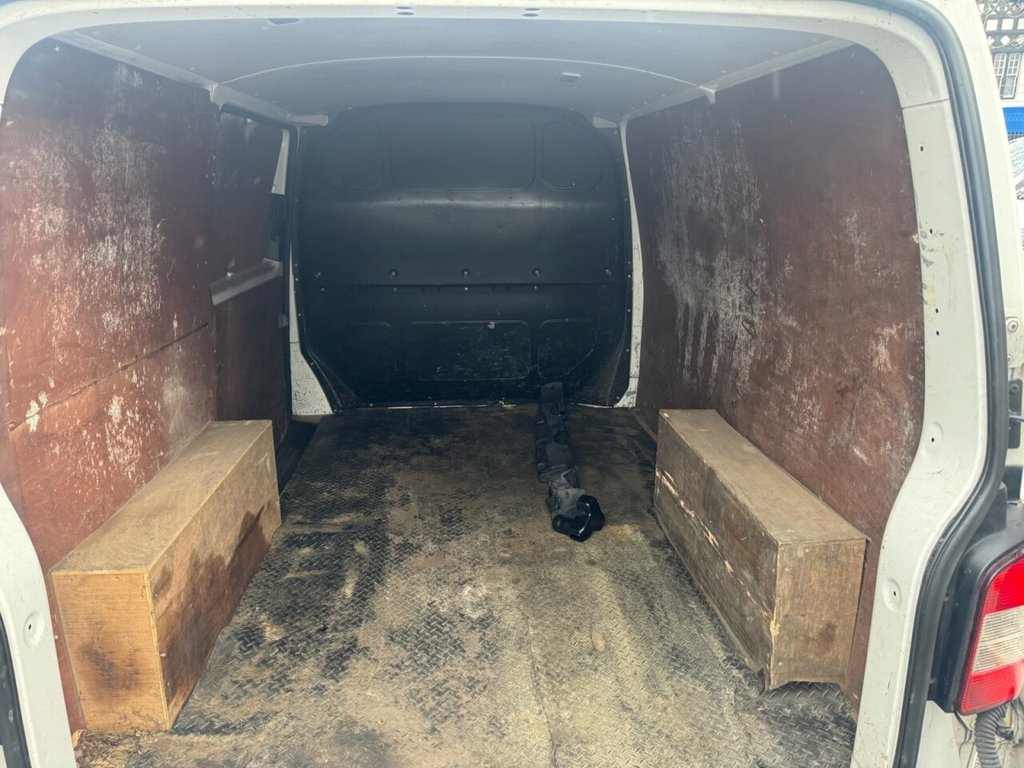 Used Volkswagen Transporter 2015 for sale - 77582155: Photo 8