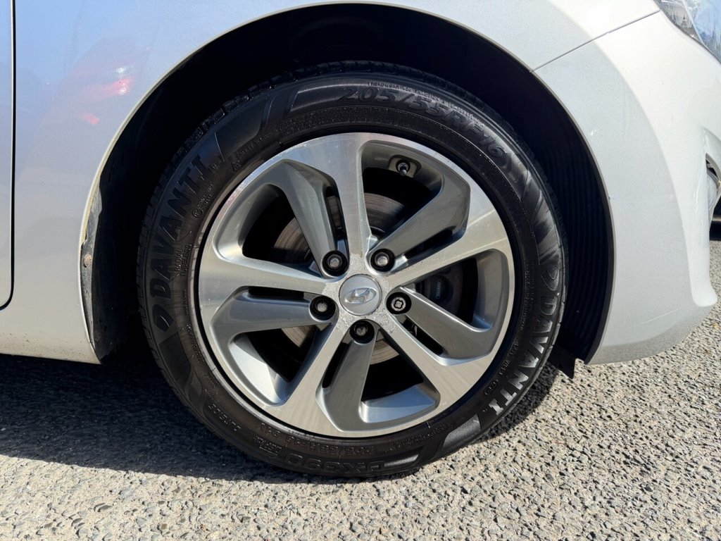 Used Hyundai i30 2015 for sale - 78069101: Photo 8