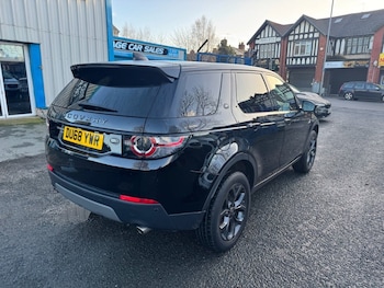 Used Land Rover Discovery Sport 2018 for sale - 77582156: Photo