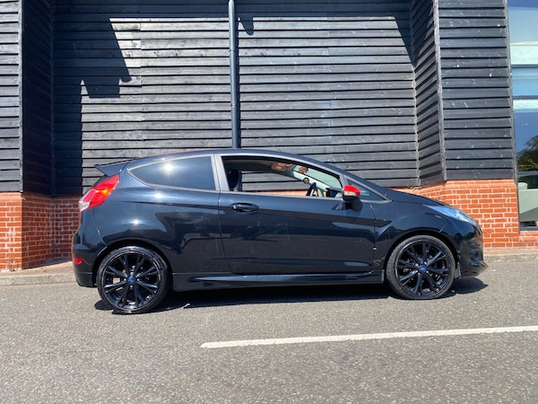 Used Ford Fiesta 2015 for sale - 75561331: Photo 2