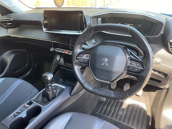 Used Peugeot 2008 2020 for sale - 78997495: Photo