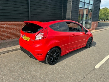 Used Ford Fiesta 2016 for sale - 79301610: Photo