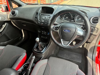 Used Ford Fiesta 2016 for sale - 79301610: Photo