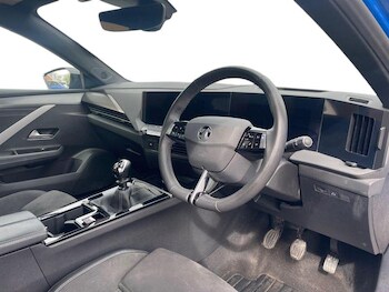 Used Vauxhall Astra 2024 for sale - 77910524: Photo