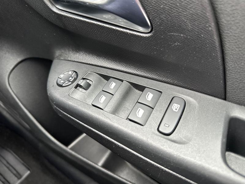 Used Vauxhall Corsa 2023 for sale - 77901176: Photo 17