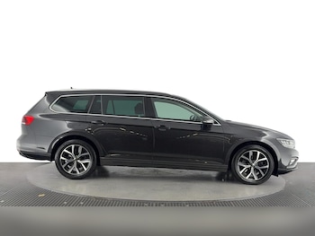 Used Volkswagen Passat 2021 for sale - 75663095: Photo