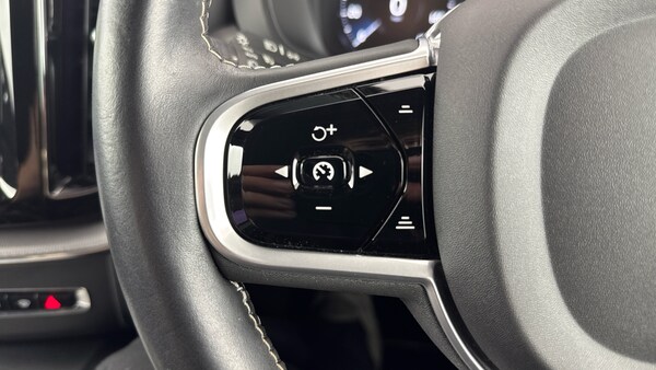 Used Volvo XC60 2021 for sale - 75244445: Photo 55