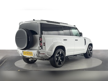 Used Land Rover Defender 110 2024 for sale - 75893204: Photo
