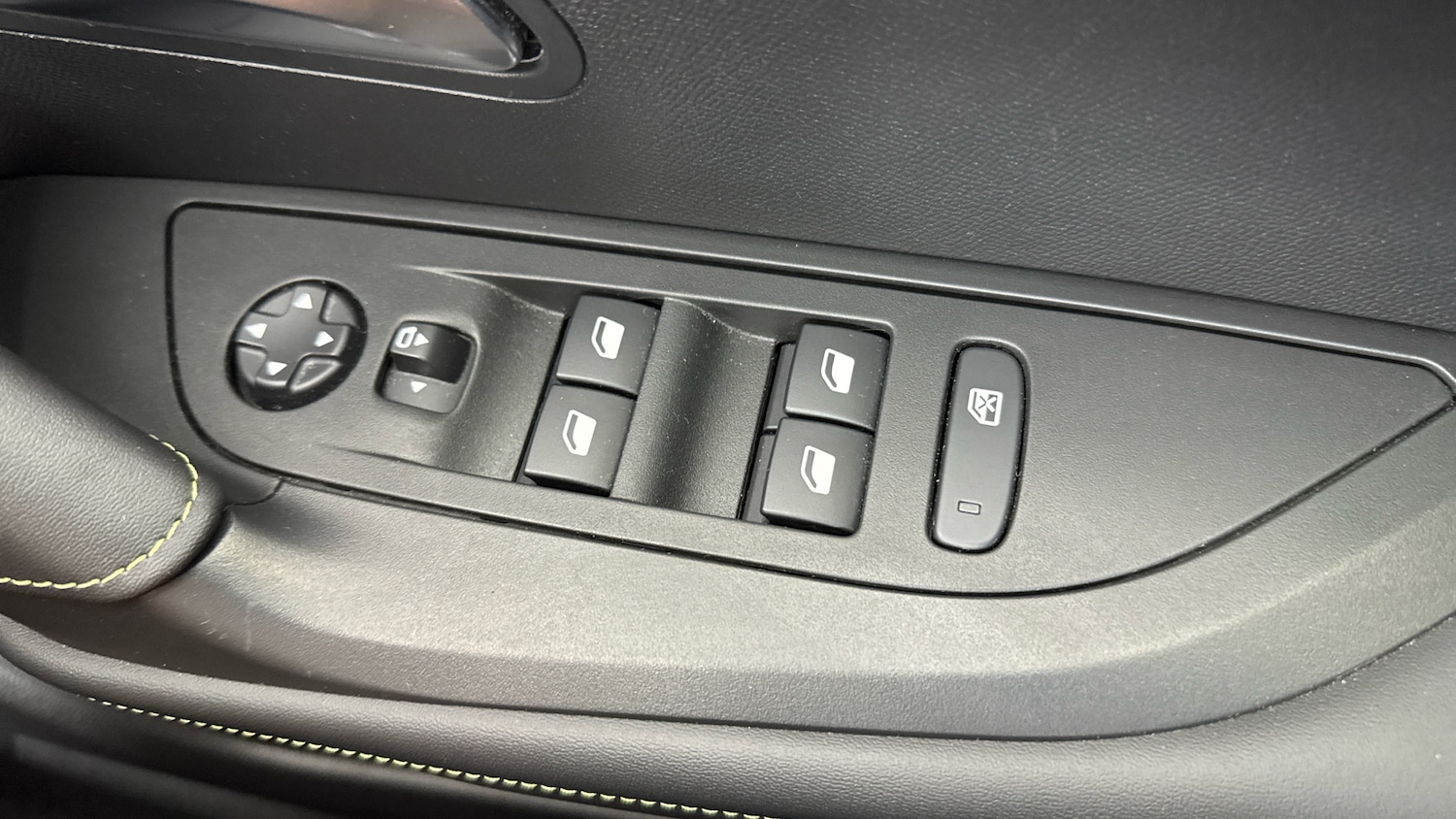 Used Peugeot 2008 2022 for sale - 76177653: Photo 24