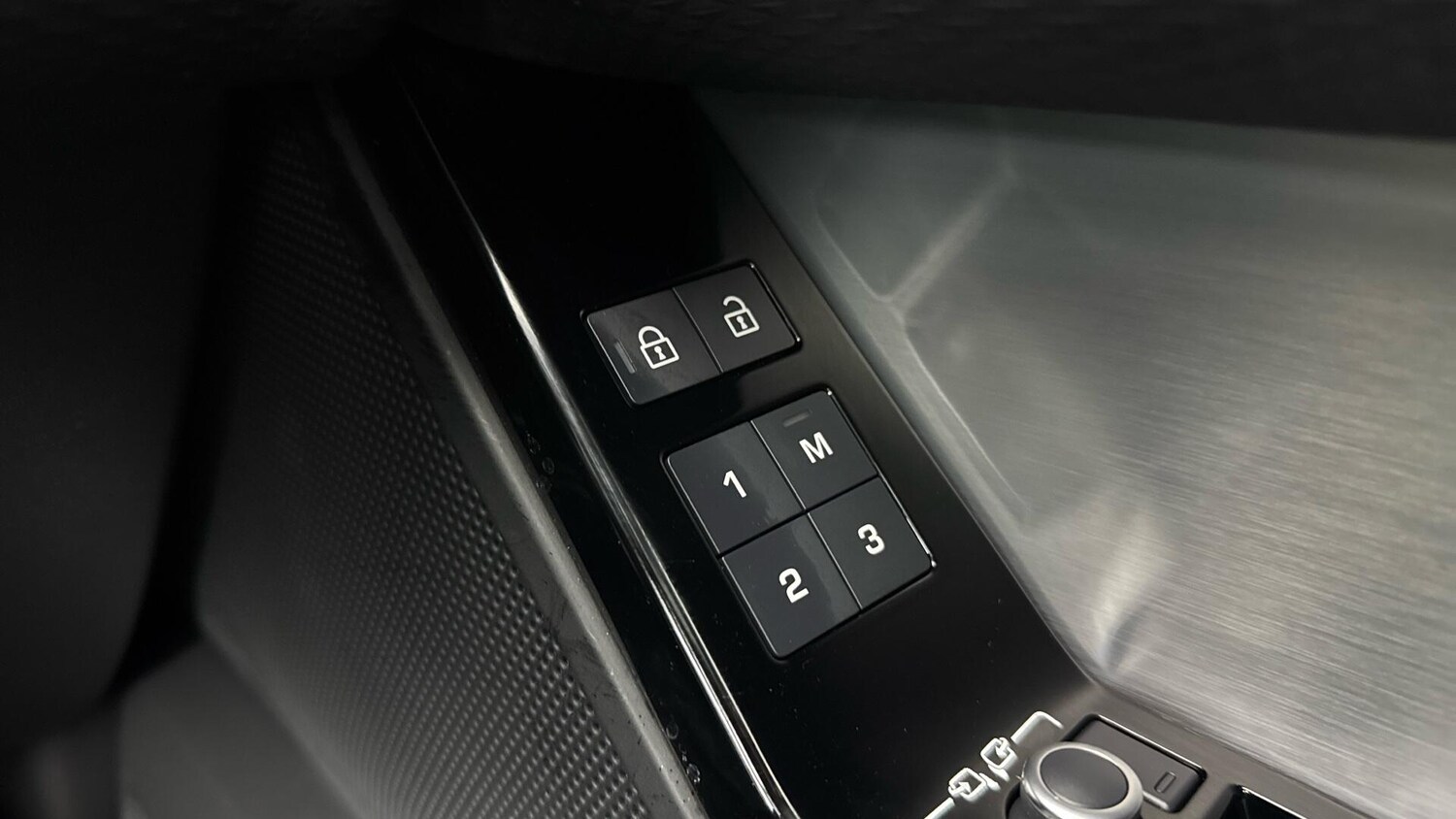 Used Land Rover Range Rover Velar 2023 for sale - 78047497: Photo 40