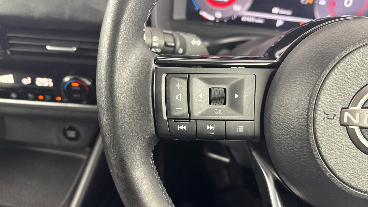 Used Nissan Qashqai 2023 for sale - 76035668: Photo 55