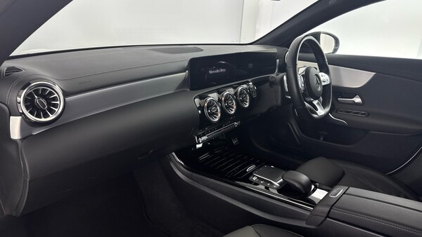 Used Mercedes-Benz CLA 2022 for sale - 76252523: Photo 10