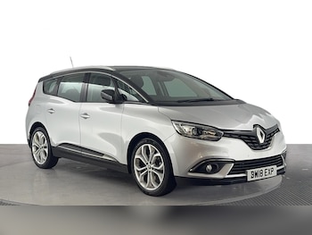 Used Renault Grand Scenic 2018 for sale - 75639914: Photo