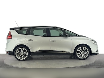 Used Renault Grand Scenic 2018 for sale - 75639914: Photo