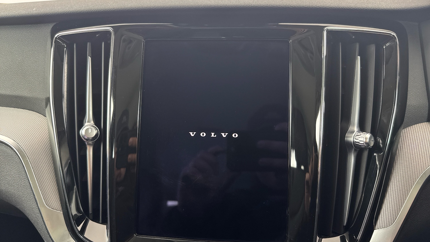 Used Volvo V60 2023 for sale - 75982127: Photo 12