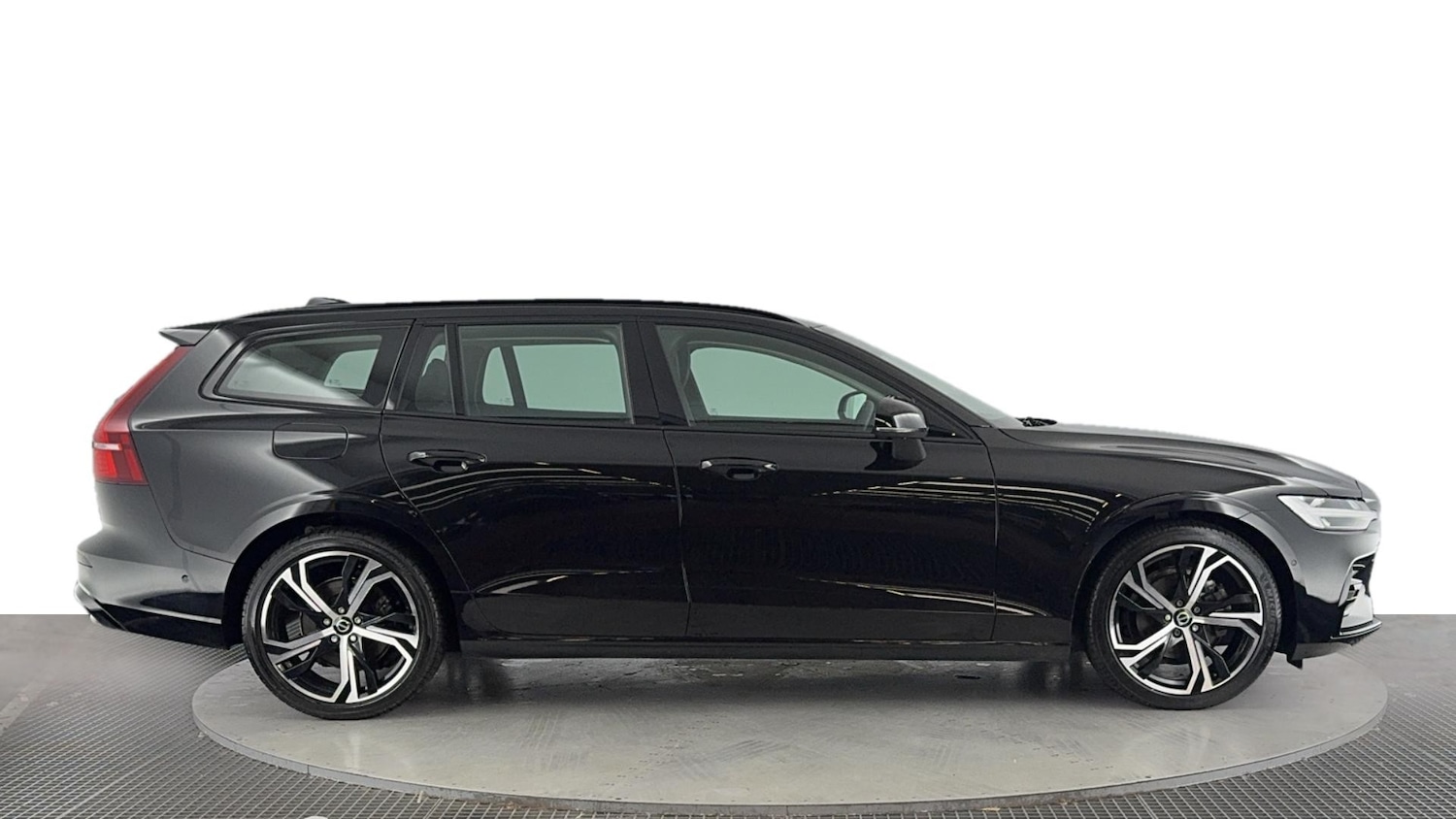 Used Volvo V60 2023 for sale - 75982127: Photo 3
