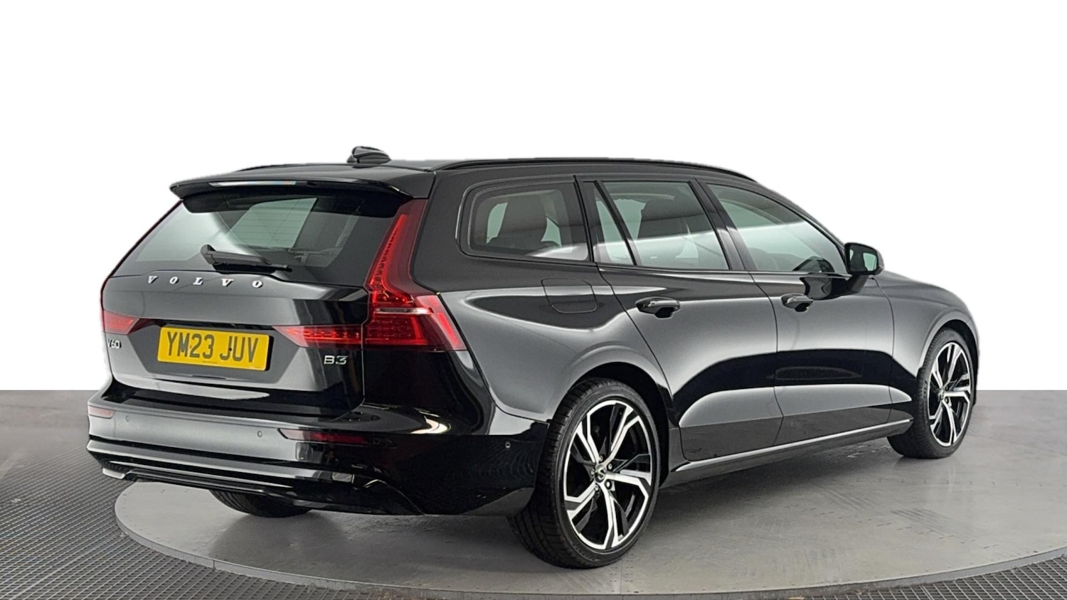 Used Volvo V60 2023 for sale - 75982127: Photo 4