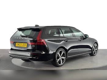 Used Volvo V60 2023 for sale - 75982127: Photo 4