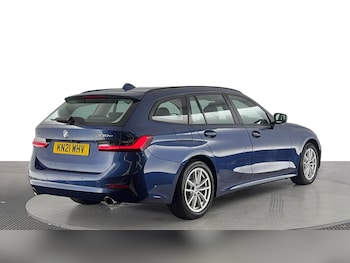 Used BMW 3 Series 2021 for sale - 75133645: Photo