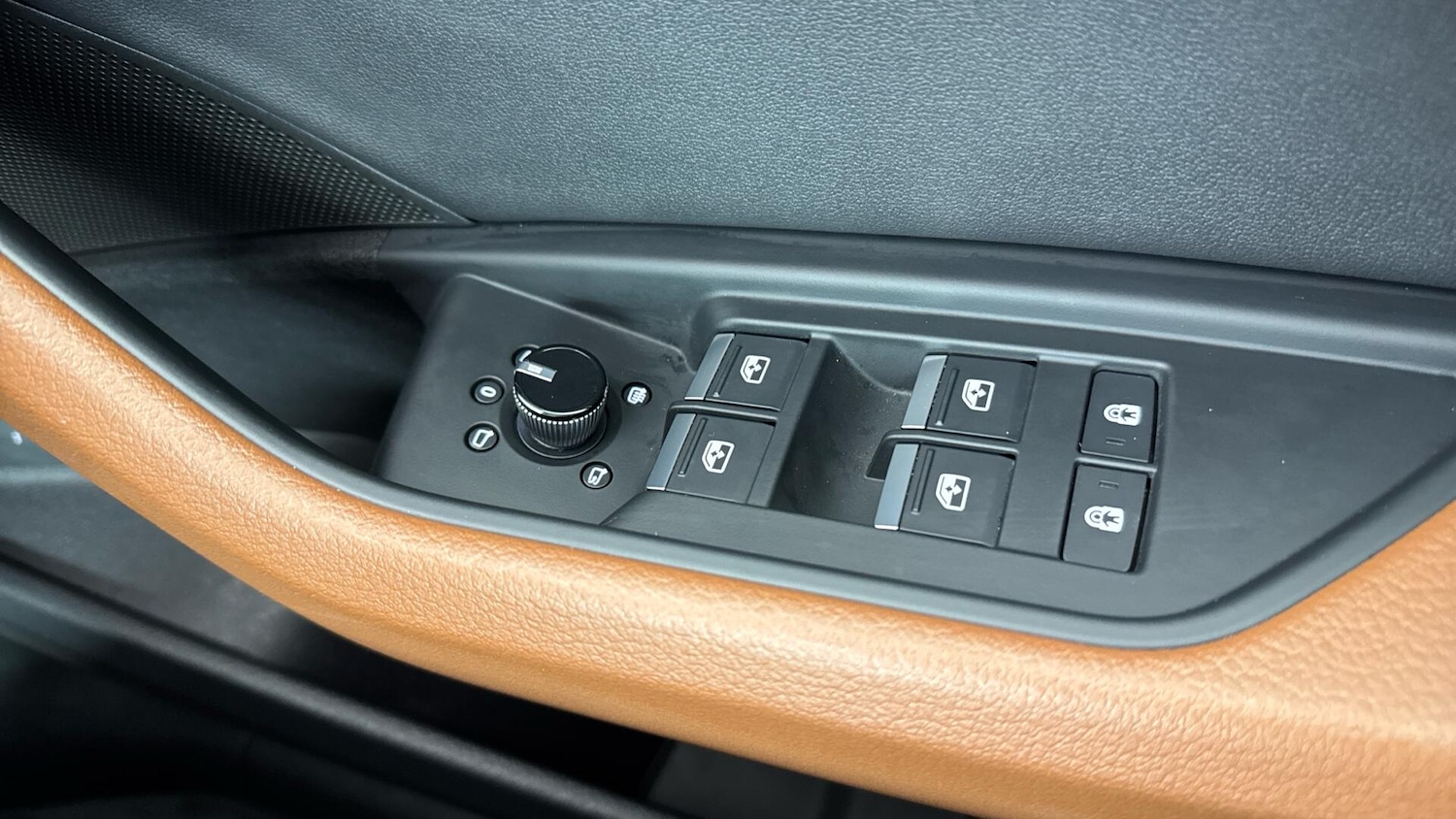 Used Audi Q8 e-tron 2023 for sale - 77330480: Photo 20