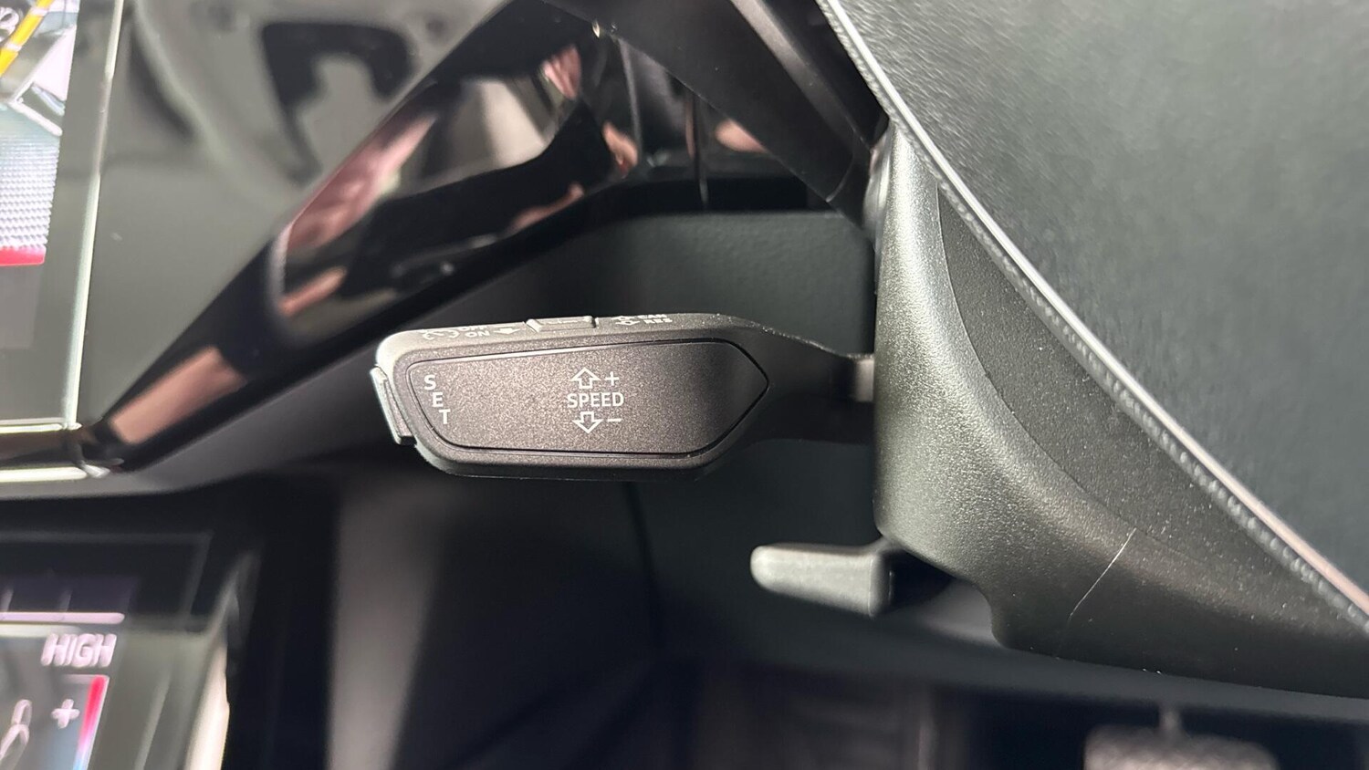 Used Audi Q8 e-tron 2023 for sale - 77330480: Photo 29