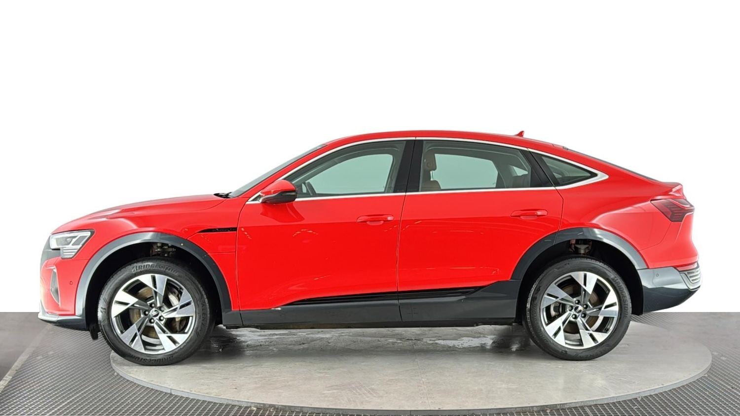 Used Audi Q8 e-tron 2023 for sale - 77330480: Photo 7