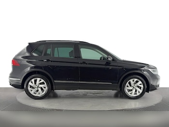 Used Volkswagen Tiguan 2022 for sale - 76040328: Photo 3