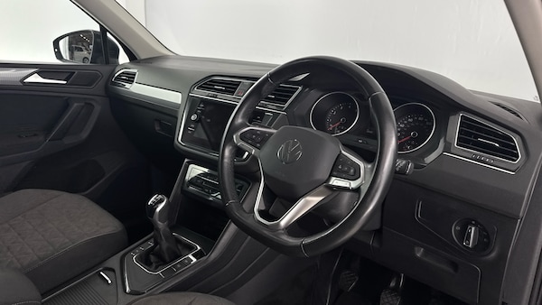 Used Volkswagen Tiguan 2022 for sale - 76040328: Photo 44