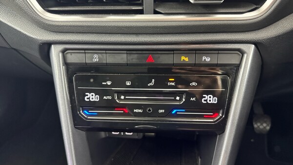 Used Volkswagen T-Roc 2024 for sale - 76040346: Photo 54