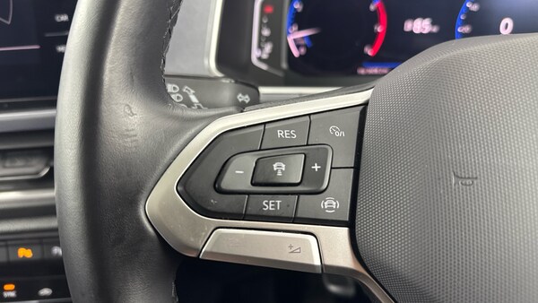 Used Volkswagen T-Roc 2024 for sale - 76040346: Photo 56