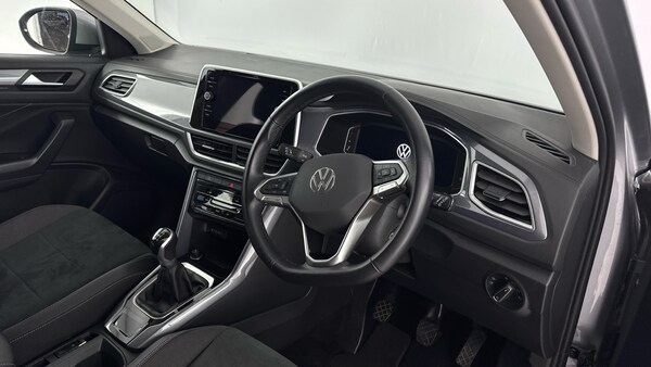 Used Volkswagen T-Roc 2024 for sale - 76040346: Photo 9