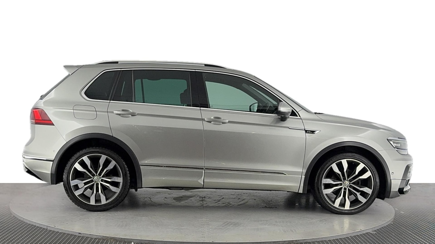 Used Volkswagen Tiguan 2019 for sale - 76057604: Photo 3
