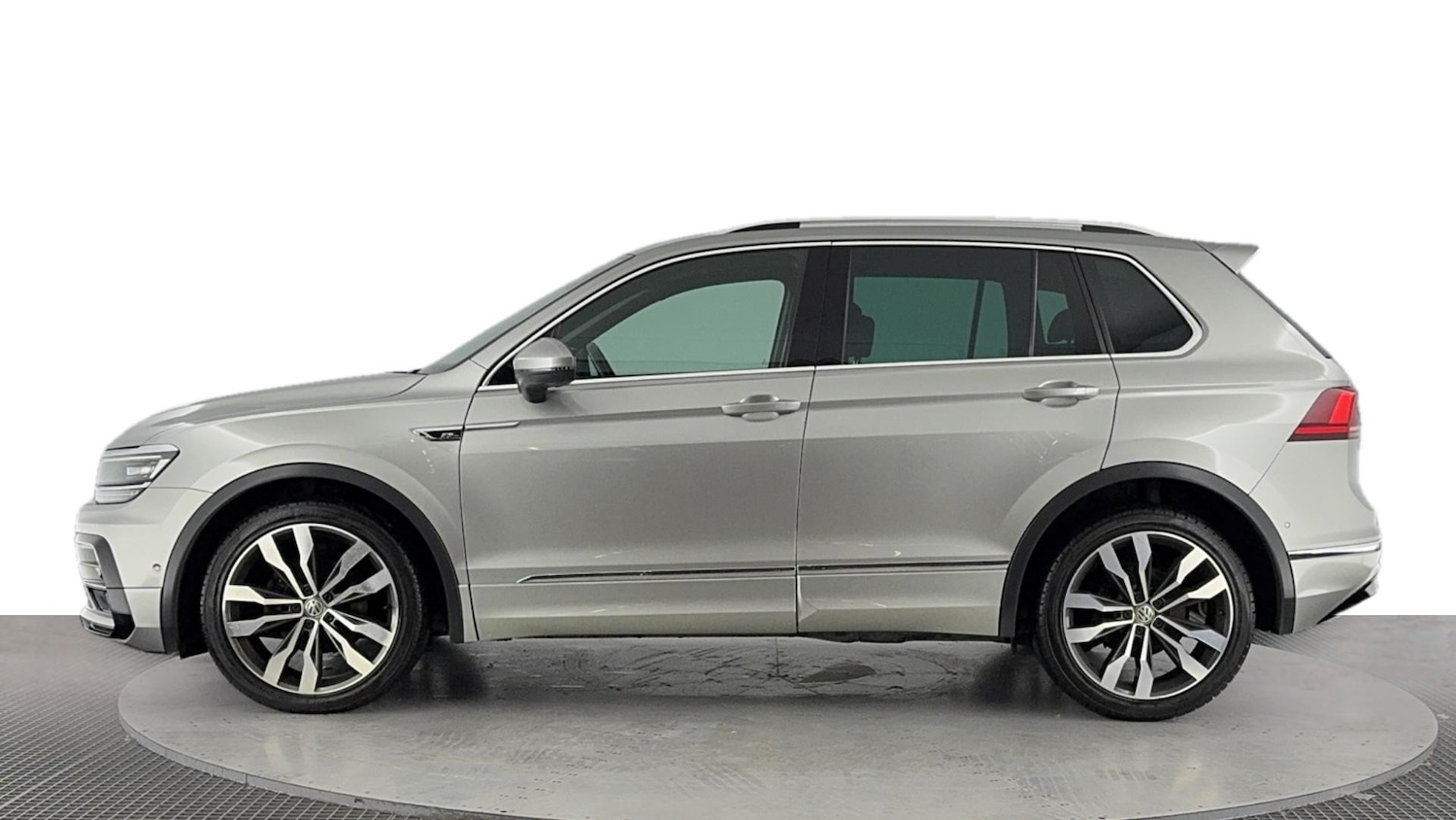 Used Volkswagen Tiguan 2019 for sale - 76057604: Photo 42