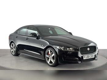 Used Jaguar XE 2018 for sale - 76102643: Photo 2