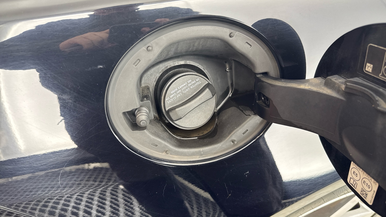 Used Jaguar XE 2018 for sale - 76102643: Photo 60