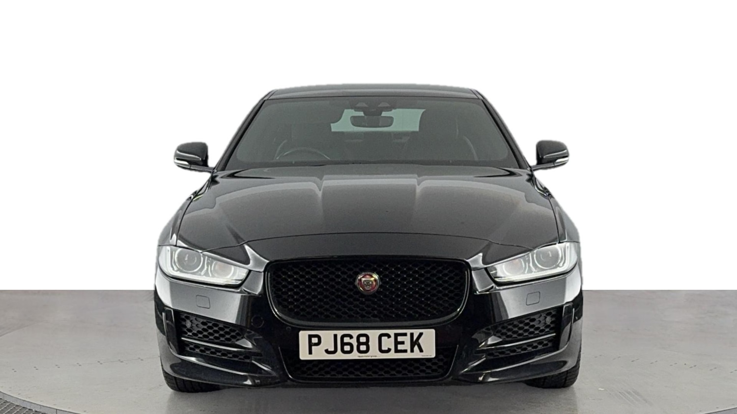 Used Jaguar XE 2018 for sale - 76102643: Photo 8