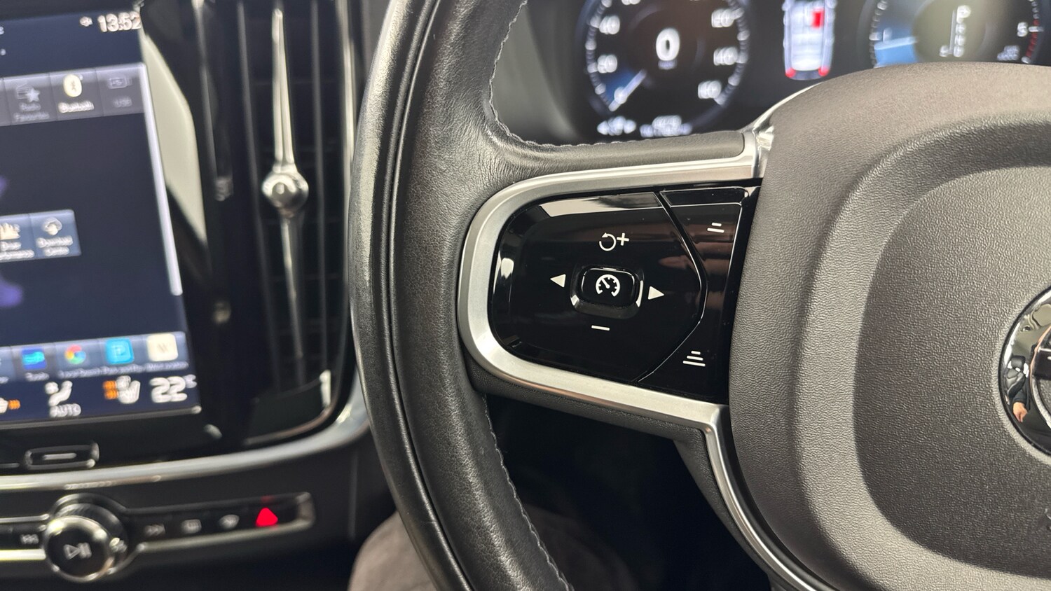 Used Volvo V90 2017 for sale - 76040381: Photo 55