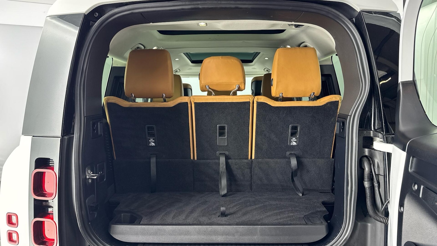 Used Land Rover Defender 130 2024 for sale - 77387768: Photo 15