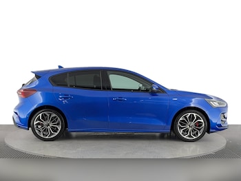 Used Ford Focus 2023 for sale - 76037398: Photo 3