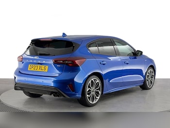 Used Ford Focus 2023 for sale - 76037398: Photo 4