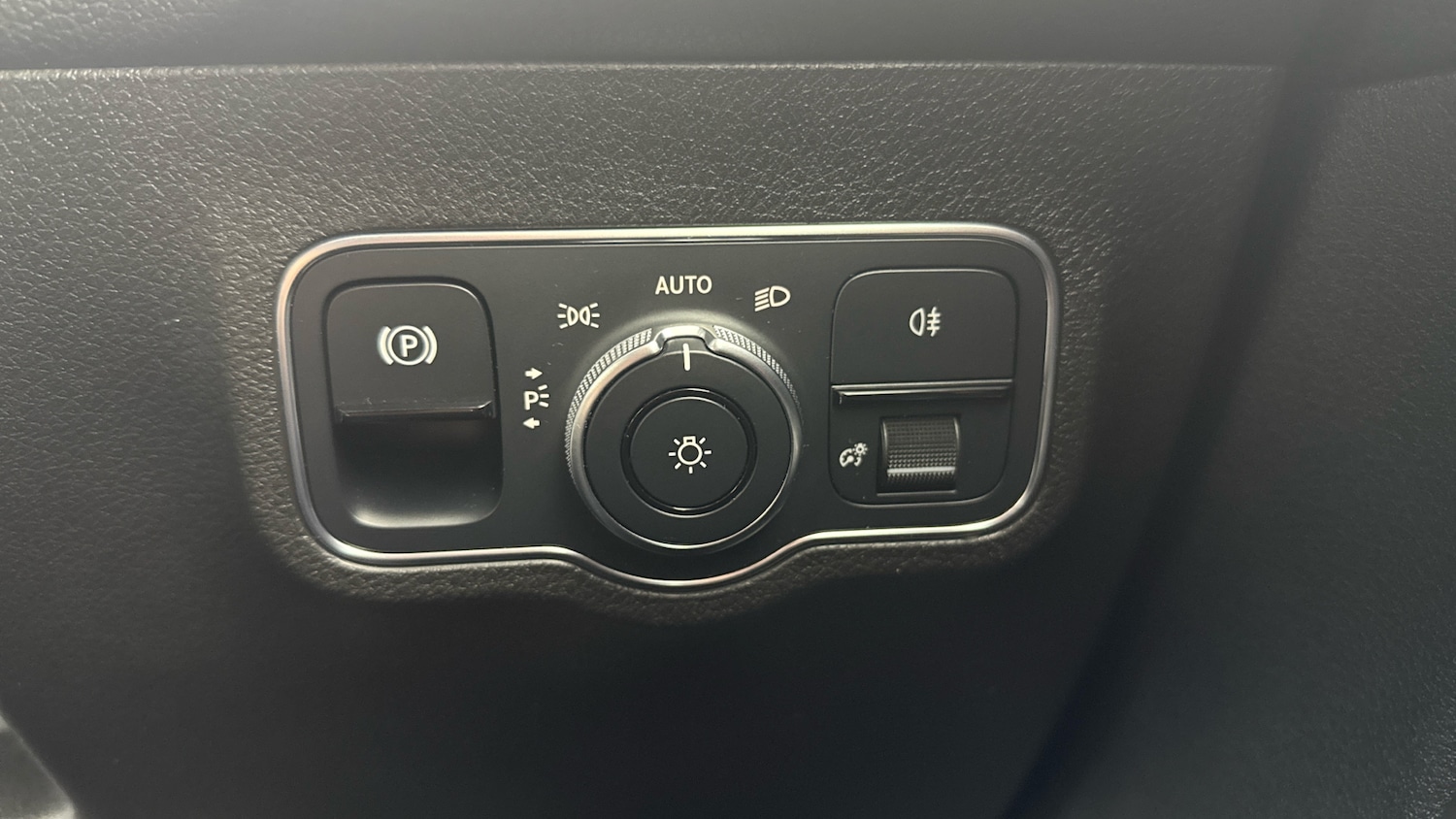 Used Mercedes-Benz GLB 2021 for sale - 76197773: Photo 57