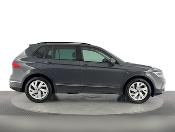 Used Volkswagen Tiguan 2022 for sale - 76040326: Photo 3