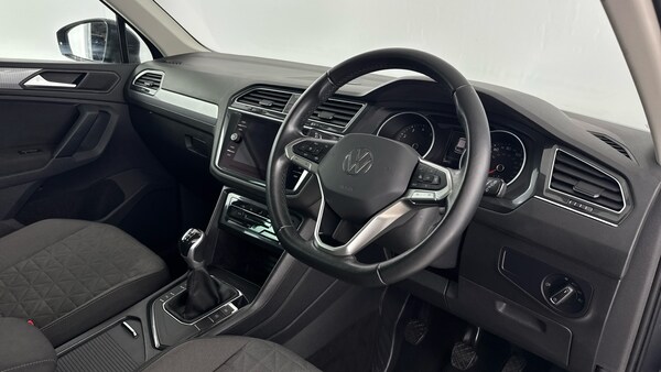 Used Volkswagen Tiguan 2022 for sale - 76040326: Photo 44