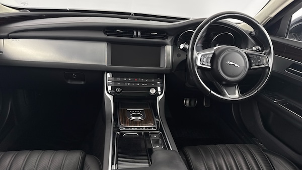 Used Jaguar XF 2018 for sale - 76250443: Photo 11