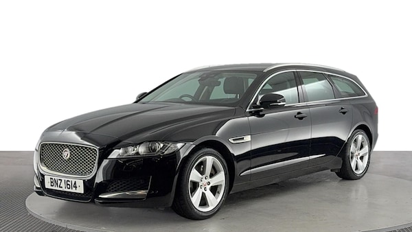 Used Jaguar XF 2018 for sale - 76250443: Photo 1
