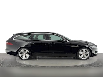 Used Jaguar XF 2018 for sale - 76250443: Photo 3