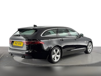 Used Jaguar XF 2018 for sale - 76250443: Photo 4