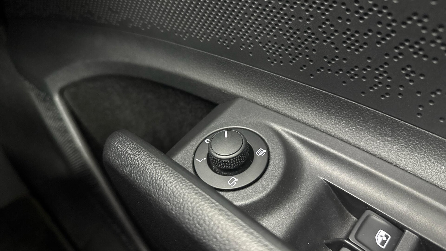 Used Skoda Enyaq 2023 for sale - 77575350: Photo 33